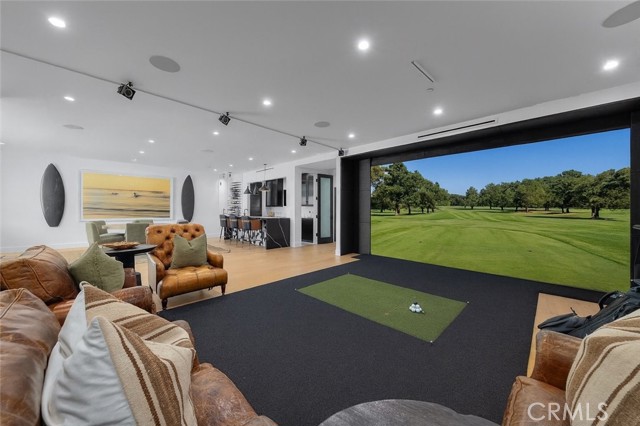 Detail Gallery Image 65 of 75 For 676 18th St, Manhattan Beach,  CA 90266 - 6 Beds | 6/2 Baths