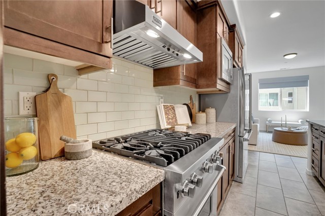 Detail Gallery Image 5 of 42 For 1512 W Artesia Square #F,  Gardena,  CA 90248 - 3 Beds | 3/1 Baths