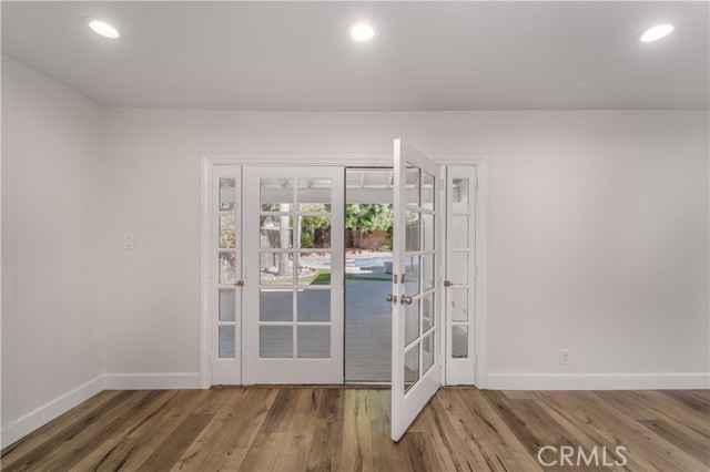 Detail Gallery Image 9 of 26 For 21711 Mulholland, Woodland Hills,  CA 91364 - 4 Beds | 2 Baths