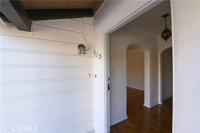 Detail Gallery Image 10 of 30 For 915 S Le Doux Rd, Los Angeles,  CA 90035 - 3 Beds | 2 Baths