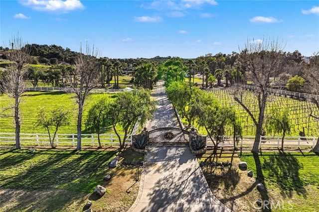 Detail Gallery Image 8 of 63 For 40801 Avenida La Cresta, Murrieta,  CA 92562 - 3 Beds | 3 Baths