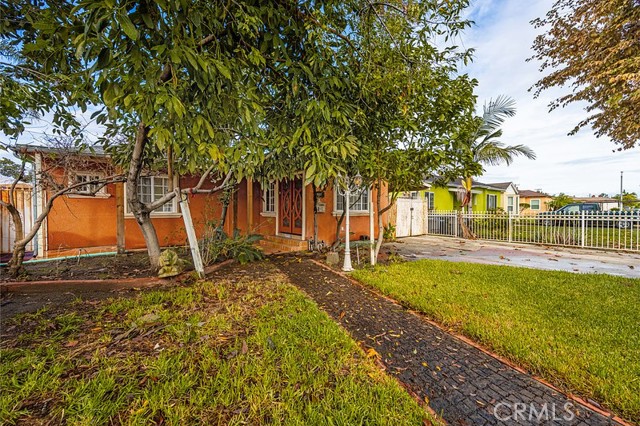 Detail Gallery Image 5 of 44 For 10933 Sampson Ave, Lynwood,  CA 90262 - 3 Beds | 2 Baths