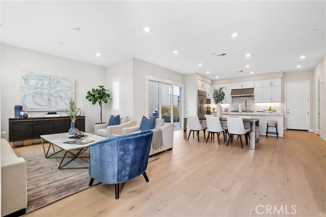 211 Chorus, Irvine, CA, 92618 211 Chorus, Irvine, CA, 92618