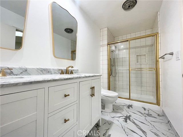 24041 Mariano Street, Woodland Hills CA: https://media.crmls.org/medias/7c4b1829-5975-4472-bc96-54f1e70d6be7.jpg