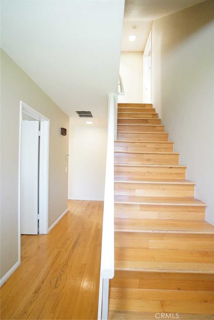 MLS #WS25216406 image #2