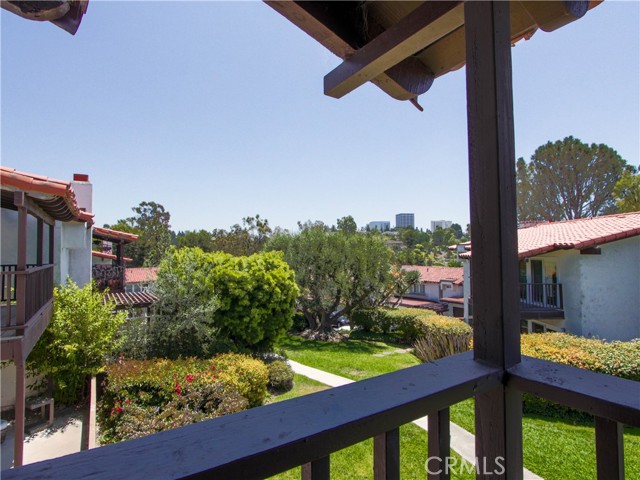 835 Amigos Way, Newport Beach CA: https://media.crmls.org/medias/7c4b84c7-05a1-42b6-81da-d0072c8e16bf.jpg