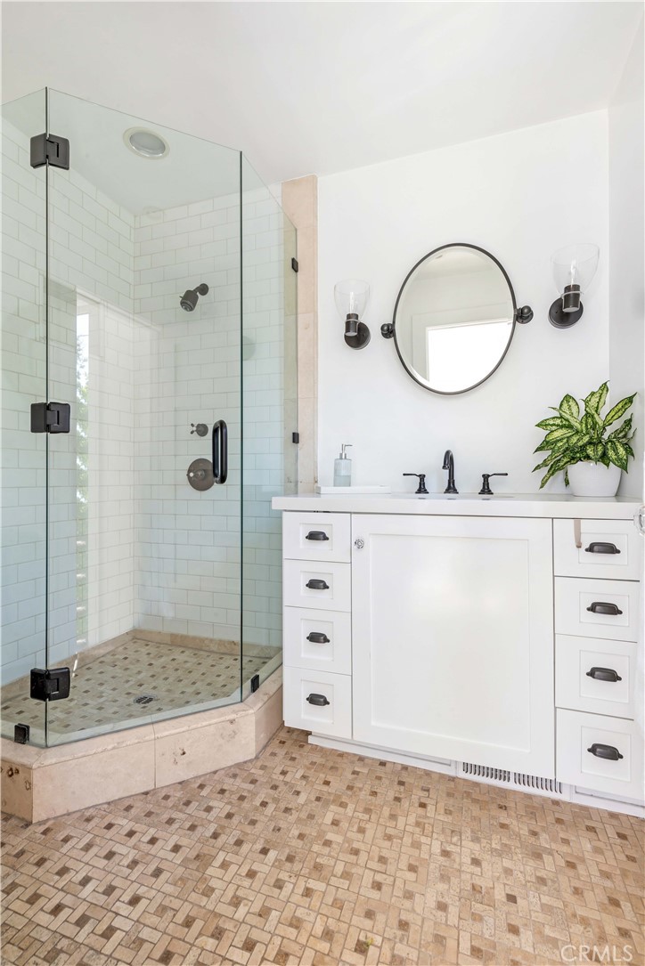 7c4bb9c6 96fe 4ebd 99c6 B18e0d274b20