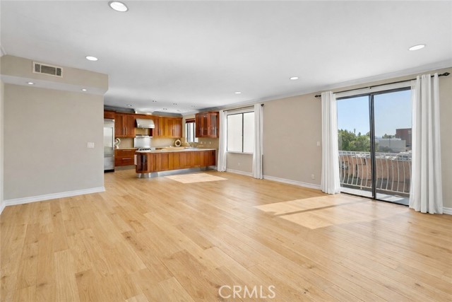 Detail Gallery Image 13 of 27 For 152 S Oakhurst Dr #304,  Beverly Hills,  CA 90212 - 2 Beds | 2 Baths