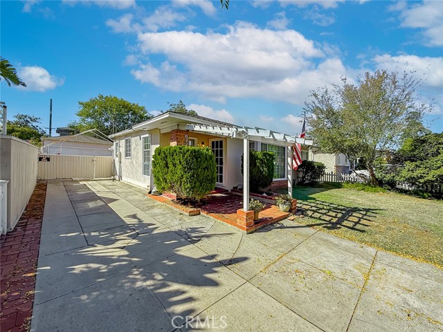 Detail Gallery Image 4 of 39 For 6223 Klump, North Hollywood,  CA 91606 - 2 Beds | 1 Baths