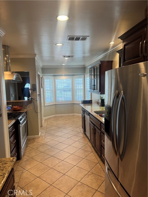 Detail Gallery Image 3 of 11 For 9646 Maple St, Bellflower,  CA 90706 - 3 Beds | 1/1 Baths