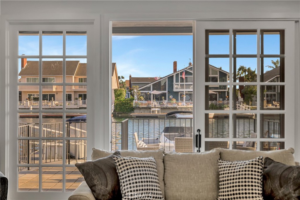16149 Saint Croix Circle, Huntington Beach, CA 92649