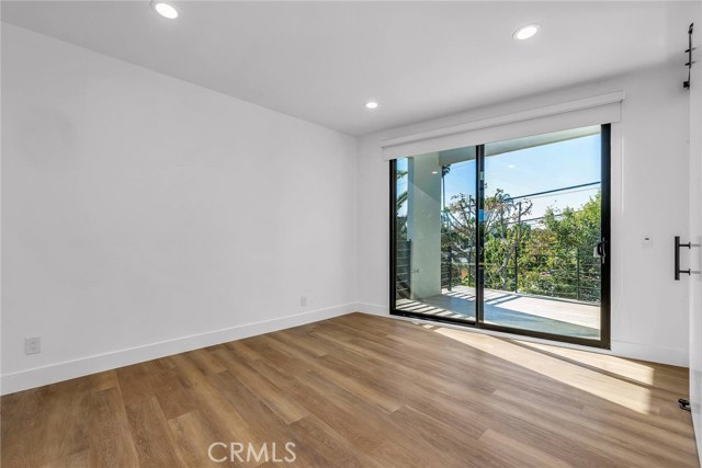 Detail Gallery Image 13 of 28 For 1531 Wellesley, Los Angeles,  CA 90025 - 4 Beds | 3 Baths