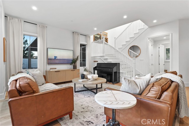 Detail Gallery Image 7 of 73 For 103 Vigna, Irvine,  CA 92602 - 5 Beds | 4/1 Baths