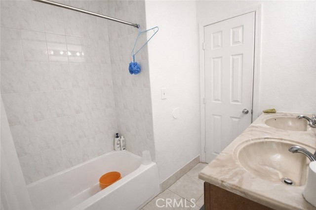 Detail Gallery Image 9 of 20 For 1001 E Grant St, Santa Ana,  CA 92701 - 2 Beds | 1/1 Baths