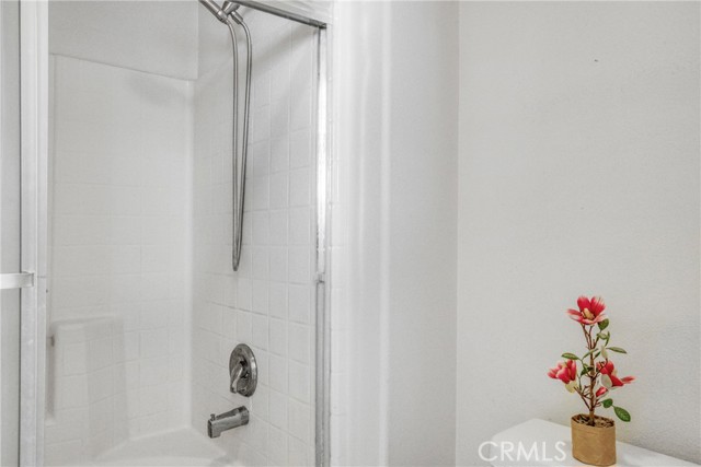 Detail Gallery Image 12 of 33 For 22754 Little Fall Ct, Saugus,  CA 91350 - 3 Beds | 3 Baths