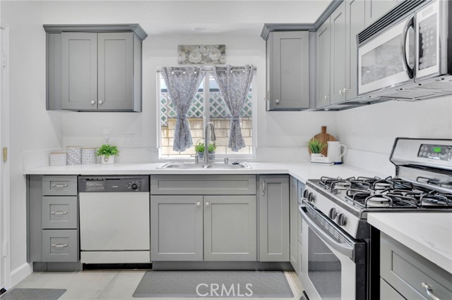 Detail Gallery Image 11 of 35 For 11462 Tioga Peak Ct, Rancho Cucamonga,  CA 91737 - 3 Beds | 2 Baths