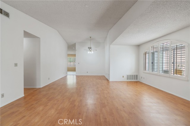 43805 Nicole Street, Lancaster CA: https://media.crmls.org/medias/7c511a67-e38f-4240-9ffa-e7a0f6c22185.jpg