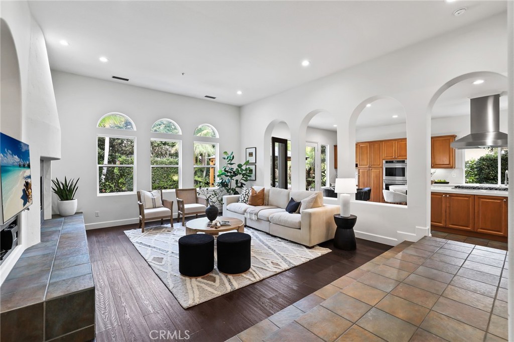 MLS #OC25229968 image #5