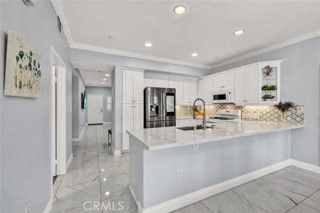 Detail Gallery Image 10 of 42 For 17772 Independence Ln, Fountain Valley,  CA 92708 - 2 Beds | 2 Baths