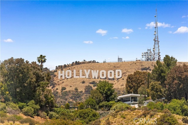 2838 Lambert Drive, Los Angeles CA: https://media.crmls.org/medias/7c521b6e-5909-4950-9e39-0686479e152a.jpg