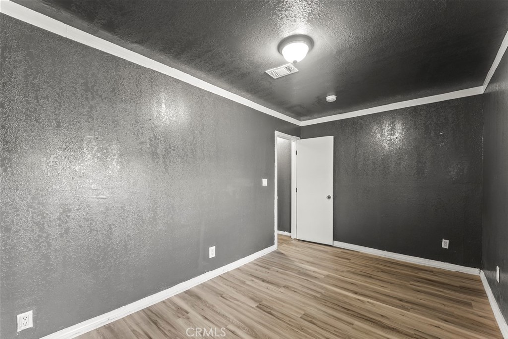 https://media.crmls.org/medias/7c52c9c6-689d-448b-9f34-40e828aa219b.jpg?preset=X-Large