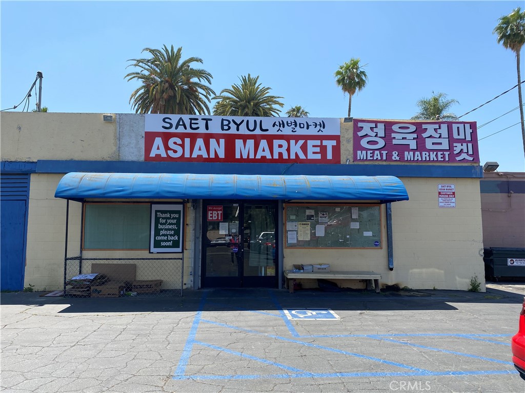 9555 Magnolia Avenue A, Riverside, CA 92503