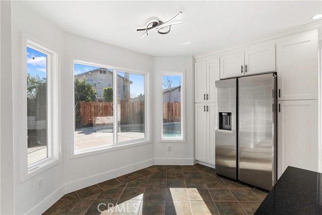 Detail Gallery Image 3 of 46 For 6107 Cartagena Ave, Bakersfield,  CA 93313 - 4 Beds | 3 Baths