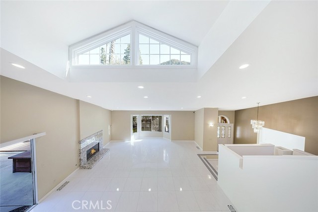 Detail Gallery Image 12 of 52 For 2255 E Chevy Chase Dr, Glendale,  CA 91206 - 4 Beds | 3 Baths