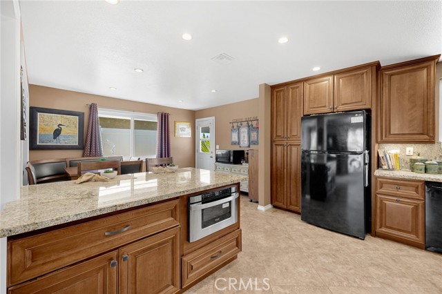 910 Huggins Avenue, Placentia CA: https://media.crmls.org/medias/7c535837-f26f-4d07-a4a1-2cce4466d7a5.jpg