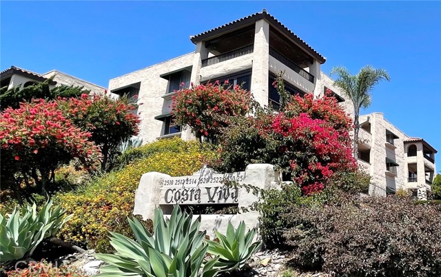 Detail Gallery Image 1 of 29 For 2522 Clairemont Dr #203,  San Diego,  CA 92117 - 2 Beds | 2 Baths