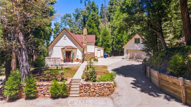 901 Ca-173, Lake Arrowhead CA: https://media.crmls.org/medias/7c54d2e6-5f21-4777-8fe8-48979a2744c9.jpg