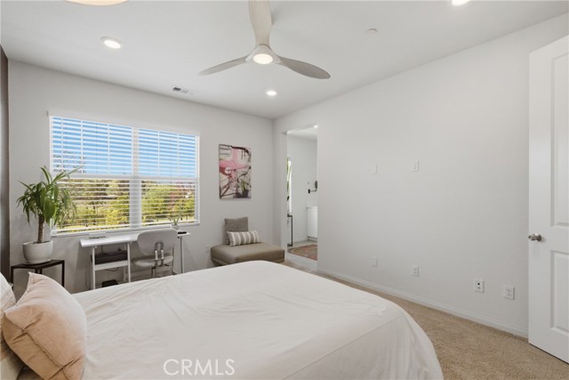 22864 Acoustic, Saugus CA: https://media.crmls.org/medias/7c564ec6-931f-4f2e-ab3c-64d414104fb9.jpg
