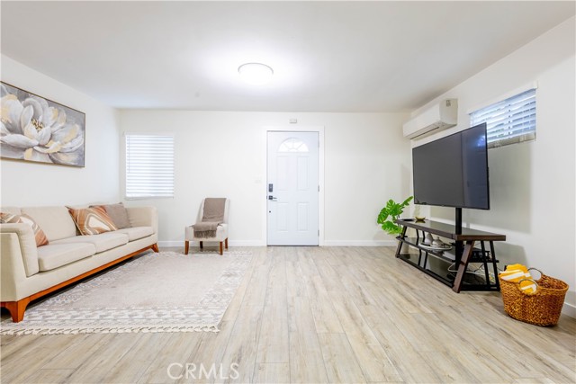 3720 S St Andrews Place, Los Angeles CA: https://media.crmls.org/medias/7c56a8c9-a5ac-450c-95c7-8597a469dddc.jpg