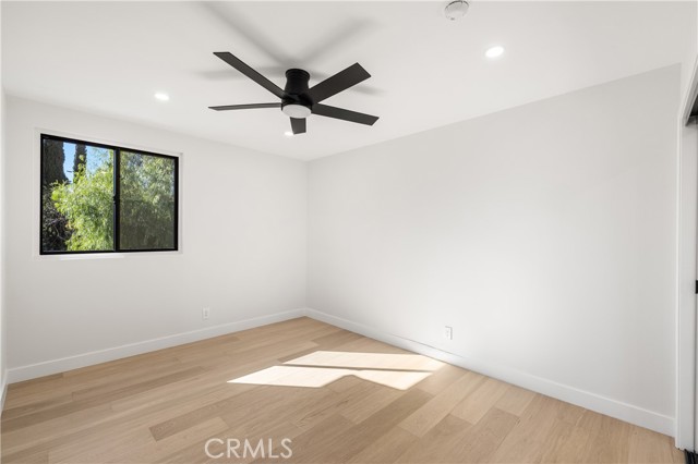 Detail Gallery Image 30 of 46 For 5340 Edgeware Dr, Calabasas,  CA 91301 - 5 Beds | 3 Baths