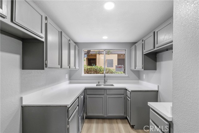 Photo #8: CRPW25168663 Listing: Photo #8
