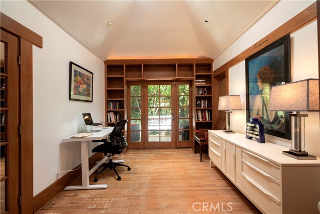 Detail Gallery Image 35 of 50 For 195 Parkwood Ave, Pasadena,  CA 91107 - 3 Beds | 2 Baths