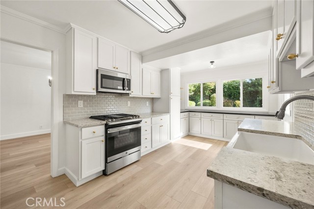 Detail Gallery Image 9 of 35 For 13662 Loretta Dr, Tustin,  CA 92780 - 5 Beds | 3 Baths