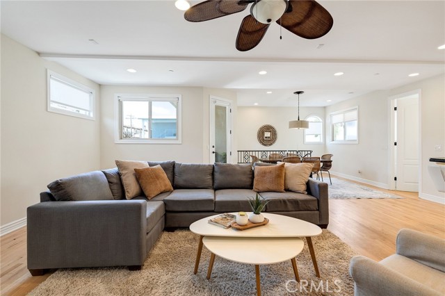 604 Manhattan Beach Boulevard, Manhattan Beach CA: https://media.crmls.org/medias/7c589559-d496-4ef7-b1ee-ca00917199eb.jpg