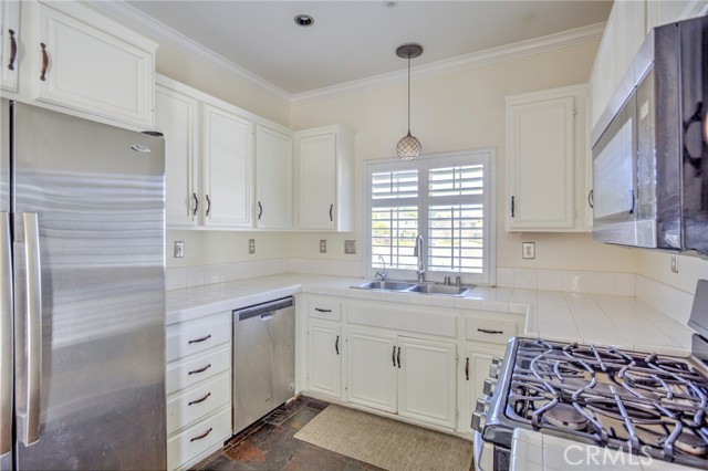 6052 Kohlberry Court, Riverside CA: https://media.crmls.org/medias/7c58f80e-4653-4fc8-a62b-063099ba3037.jpg
