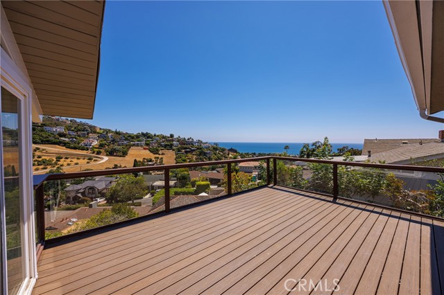 1007 Flamingo Road, Laguna Beach CA: https://media.crmls.org/medias/7c59b94c-b8ac-45d2-b6fa-f58d01608f7f.jpg