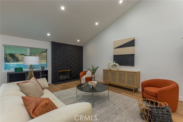876 Ballina Court, Newbury Park CA: https://media.crmls.org/medias/7c5a5afa-e296-4a1e-9711-39b0fc51052a.jpg