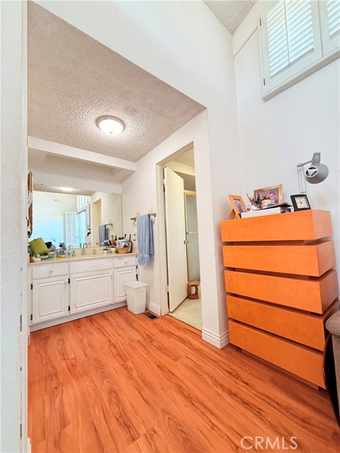 13232 Fiji Way, Marina del Rey CA: https://media.crmls.org/medias/7c5ac0d1-0e07-4070-b65e-14a4e15b13c8.jpg