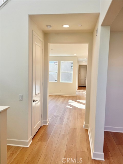 Detail Gallery Image 2 of 16 For 381 S Nevada Ave, Ventura,  CA 93004 - 3 Beds | 2/1 Baths