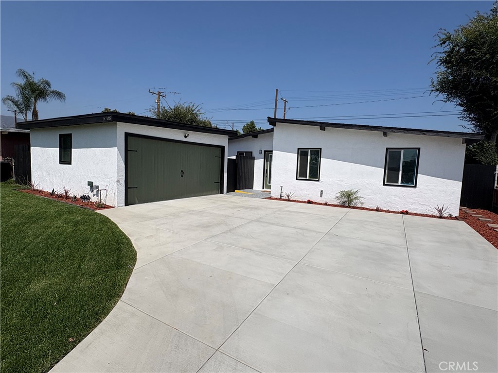 5708 N Viceroy