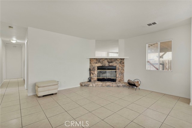 Detail Gallery Image 11 of 23 For 10402 Cimmeron Trail Dr, Adelanto,  CA 92301 - 3 Beds | 2 Baths