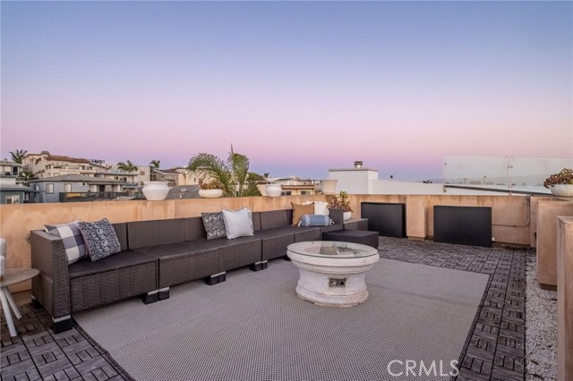 1105 Manhattan, Hermosa Beach, California 90254, 4 Bedrooms Bedrooms, 0 ,2 BathroomsBathrooms,Residential,For Sale,Manhattan,0,PV26150388