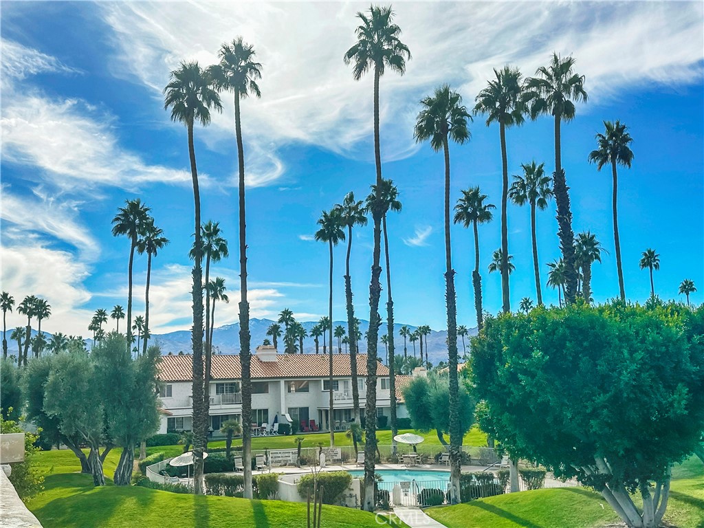 https://media.crmls.org/medias/7c5ead34-4089-4ef2-b840-d4b639c8cbda.jpg?preset=X-Large