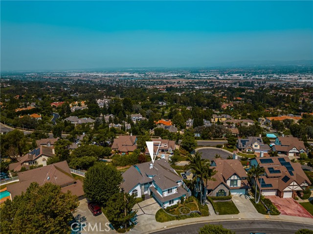 580 S Londerry Ln, Anaheim Hills CA: https://media.crmls.org/medias/7c5ebd66-8218-4337-8a4e-50842f0a07ac.jpg