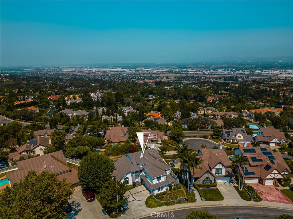 https://media.crmls.org/medias/7c5ebd66-8218-4337-8a4e-50842f0a07ac.jpg?preset=X-Large