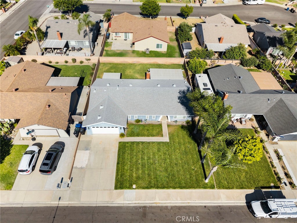 https://media.crmls.org/medias/7c5ebddd-4597-4c8b-8a26-803872ad7064.jpg?preset=X-Large